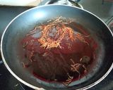 A picture of step 1 of Carrot and vermicelli sewai payesam.
