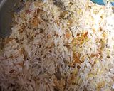 Foto del paso 2 de la receta: Arroz con cúrcuma y albahaca 🍚