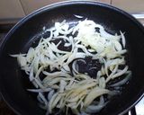 Foto del paso 3 de la receta: Solomillo de pavo en salsa de paté