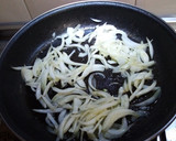 Foto del paso 3 de la receta: Solomillo de pavo en salsa de paté