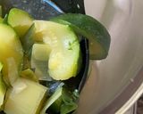 Une image de l'étape 3 de 🥒SOUPE 🥣 COURGETTES 🥒KIRI JUST FOR KIDS👶🍵🥄.