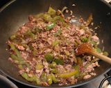 A picture of step 6 of Tuna, Peppers & Wine Pasta.