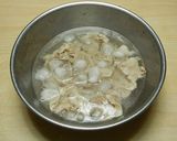 A picture of step 1 of Easy Cold Pork Shabu-Shabu.