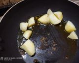 A picture of step 3 of Oler Dalna/ Bengali style Yam Curry.
