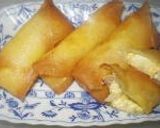 A picture of step 9 of Egg and Onion Mayo Spring Rolls.
