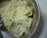 A picture of step 2 of Potato Mayonnaise and Sesame Chewy Cake.