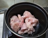 Foto langkah ke 3 dari resep Masakan Simpel Pemula #3: AYAM SAUS MERAH.