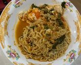 Foto langkah ke 7 dari resep Indomie kuah tumis Mandailing Medan.