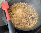 Foto del paso 4 de la receta: Col rellena de pollo y frutos secos
