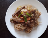 Foto del paso 5 de la receta: Fideos shirataki con salteado de verduras y carne
