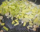Foto del paso 3 de la receta: Pez espada en salsa picante verde con champiñones y gamba