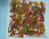 Foto del paso 6 de la receta: Hojaldrada con verduras con queso y gambones