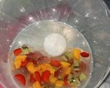 Foto langkah ke 2 dari resep Puding Buah Lapis Susu dan Coklat.