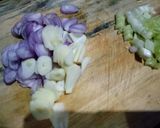 Foto langkah ke 3 dari resep Oseng Cumi Cabe Hijau.