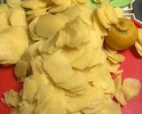 Une image de l'étape 1 de Feuilleté 🌶️aux deux 🍠🥔pommes de terre🧄.
