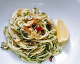 A picture of step 6 of Spaghetti Aglio e Olio (Olive Oil Garlic Spaghetti).
