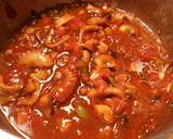 Foto del paso 17 de la receta: Pulpitos en salsa de tomates y pimientos