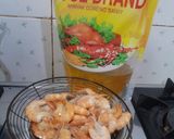 Foto langkah ke 2 dari resep Udang & Kentang Balado.