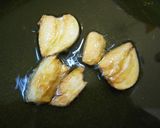 A picture of step 2 of Simple Oyster Ajillo (Simmered in Oil).