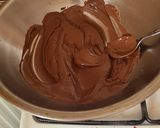 Csokis kekszgolyó meggyel recept fázis 5 fotója
