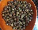 A picture of step 2 of Hing masaledar kala chana.