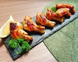 Hình bước làm 3 của món Teba Shioyaki - Cánh gà nướng muối