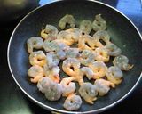 A picture of step 3 of Shrimp and Onions in a Mild Aurora Sauce.