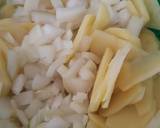 Tortilla de patata with courgette. Spanish omelette recipe step 1 photo