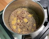 Une image de l'étape 1 de Boulgour aux poivrons verts et jus d'hibiscus.