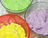 Foto langkah ke 2 dari resep Cara Membuat Kue Klepon Singkong yang Kenyal dan Enak.