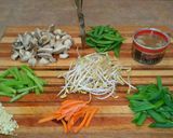 A picture of step 2 of Mike's Spicy Oysters Ramen.