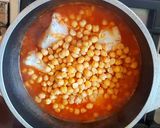 Foto del paso 5 de la receta: Bacalao a mi manera, con papas y garbanzos. 🍽🍷
