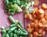 Foto langkah ke 1 dari resep Sayur Sop Bakso.