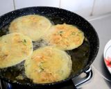 Foto langkah ke 8 dari resep Peyek Rebon Bulat Renyah Tanpa Cetakan  dan Anti Gagal.