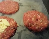 A picture of step 4 of Weezy's delicious cheese stuffed cheeseburgers!.