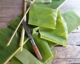 A picture of step 2 of Ook Kai / kai Paam / Baked Eggs in Banana Leaves.