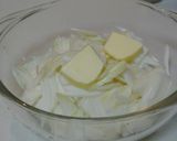 A picture of step 2 of Microwaved Onion Gratin-style Soup.