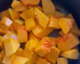 A picture of step 1 of Pumpkins/ papaya foam.