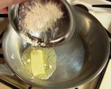 A picture of step 1 of Scallops au Gratin.