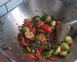 Foto langkah ke 5 dari resep Tauco Ikan dan Terong Hijau.