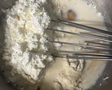 Une image de l'étape 1 de Pâte à crêpes légère à l’eau pétillante.