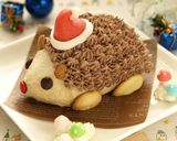 A picture of step 9 of Hedgehog Christmas Cake.