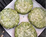 Foto del paso 7 de la receta Hamburguesas de pollo, queso y espinacas ¡caseras! En la freidora de aire (Airfryer)