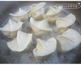 A picture of step 3 of Crispy Skirt Pan-Fried Dumplings.