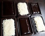Foto langkah ke 15 dari resep Brownies Kukus Original (Lembuuuttt..terasa coklatnya).