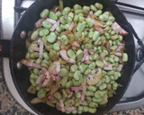 Foto del paso 2 de la receta: Habas salteadas guays