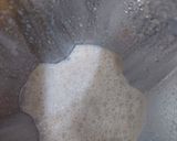 A picture of step 2 of Banana shake.