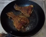 Foto langkah ke 6 dari resep Ikan nila bakar teflon.