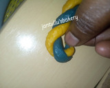A picture of step 10 of Colourful twisted cookies.