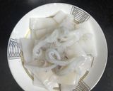 Hình bước làm 1 của món Mực tươi xào dưa leo